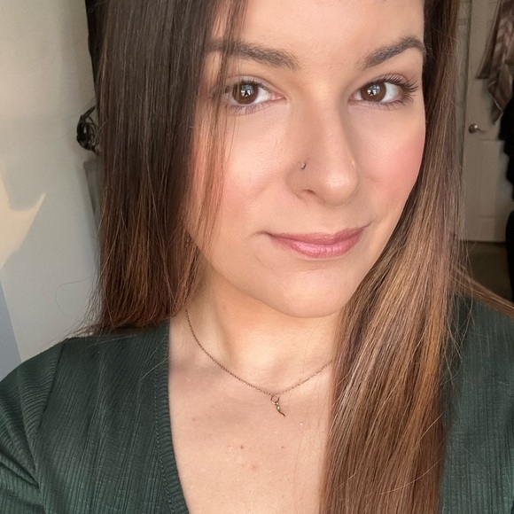 Meet your Posher, Angela - Picture 2 of 7